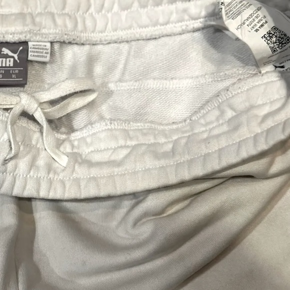Puma™️ White Trademark Logo Sweatpant W Double Puma Branding On Back Leg - Picture 5 of 9